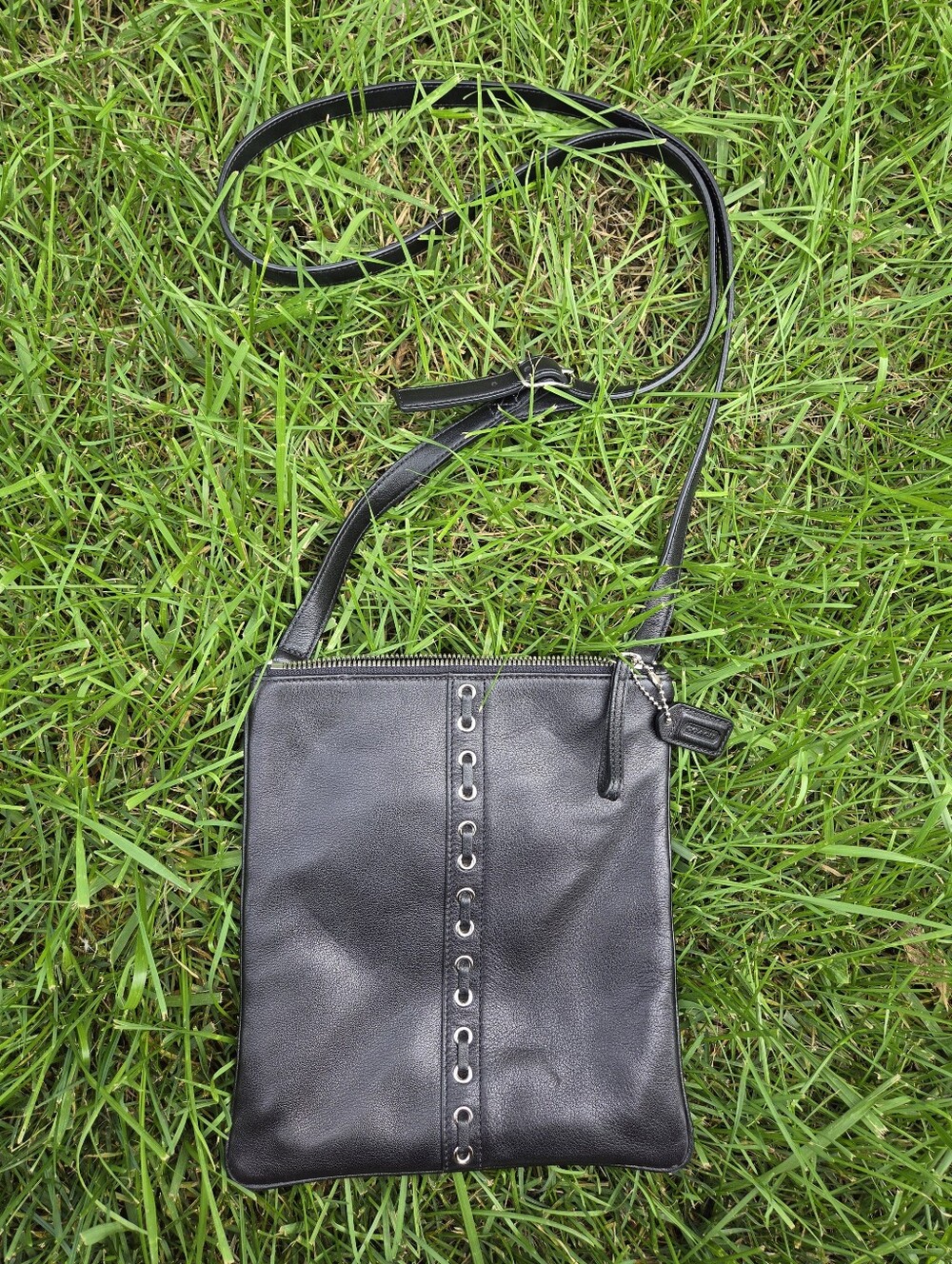Vintage Y2K Coach Black Leather Grommet Swingpack Crossbody Bag Silver Hardware
